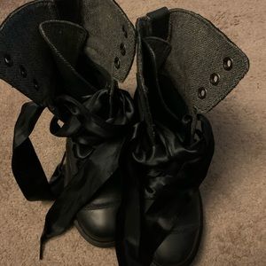 Dr. Martens Aimilita Combat Boot